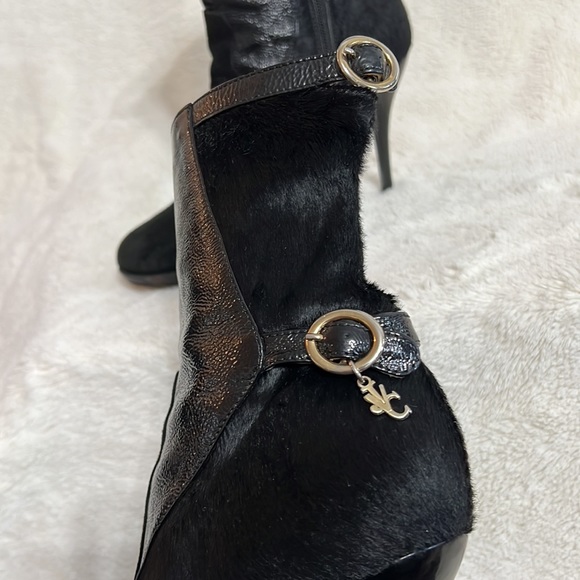 Auth. Vintage Versace Heeled Booties! - Picture 6 of 16
